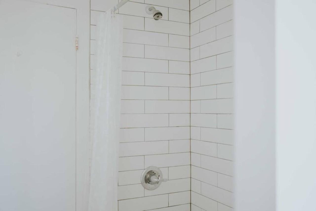 Beautiful 2br Unit In The Heart Of K-town Los Angeles