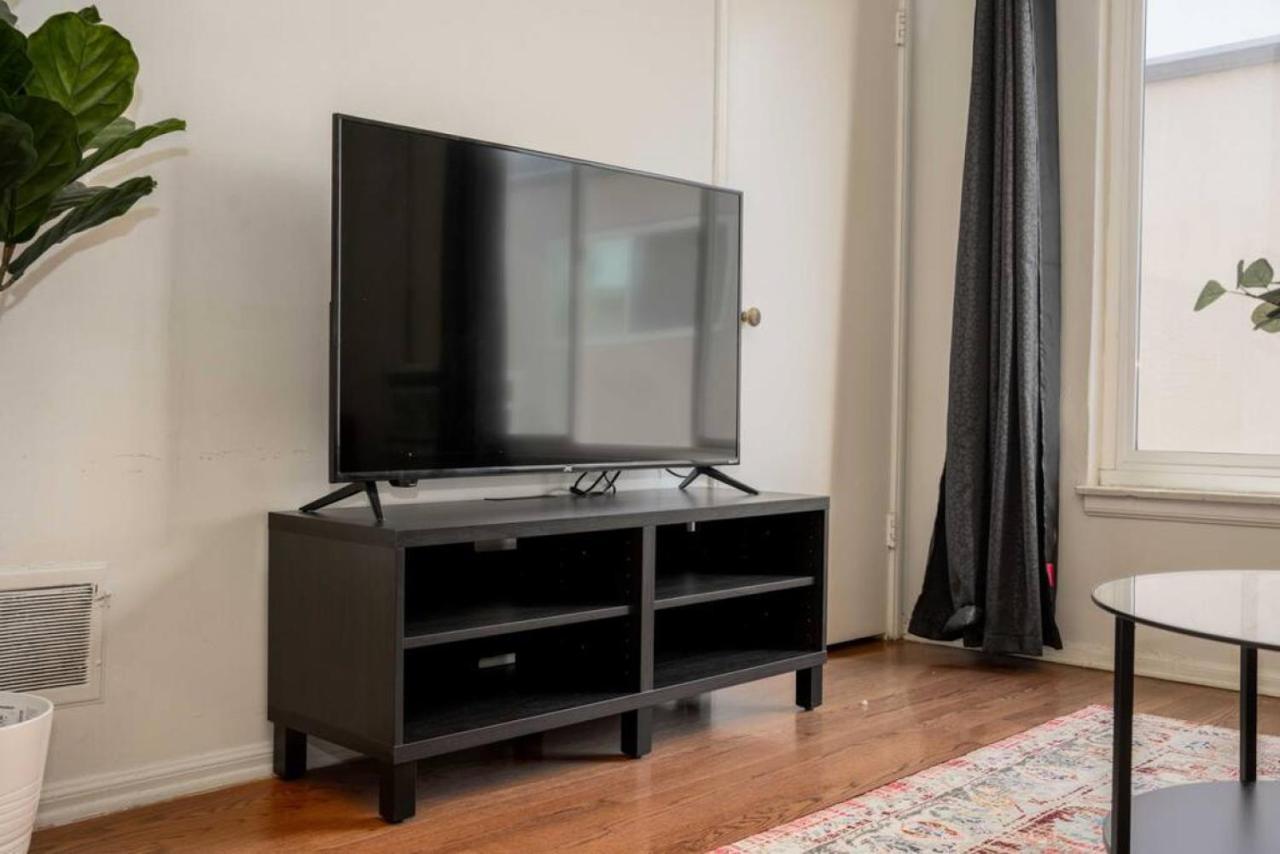 Beautiful 2br Unit In The Heart Of K-town Apartment *