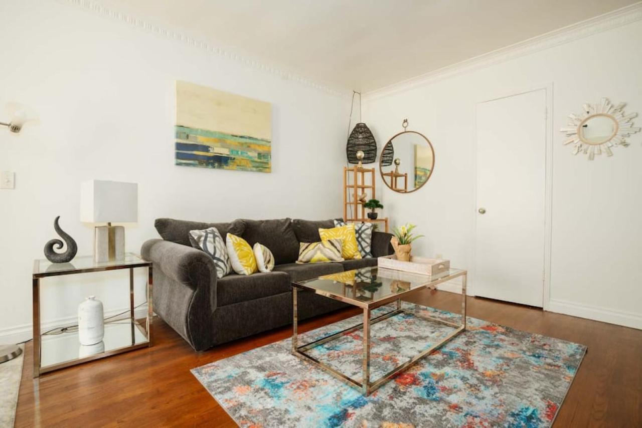 Stylish And Modern 2br Unit In The Heart Of K-town *