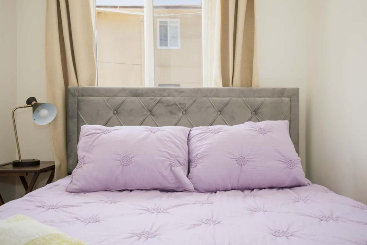 Apartment Stylish And Modern 2br Unit In The Heart Of K-town *
