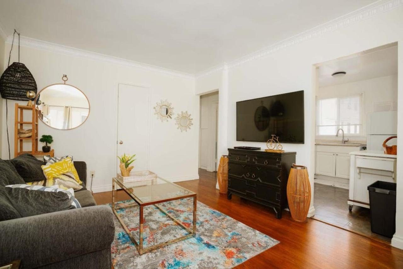 Stylish And Modern 2br Unit In The Heart Of K-town Apartment