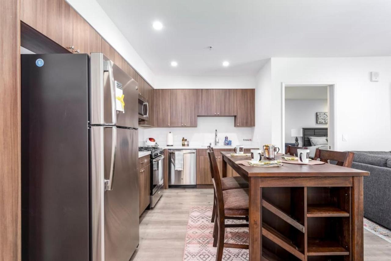 Apartment Balcony 2br 2b In Heart Of K Town N