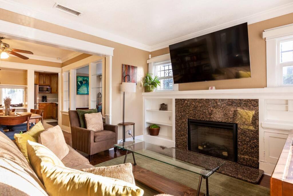 Holiday home Charming Angeles Craftsman-cottage House *
