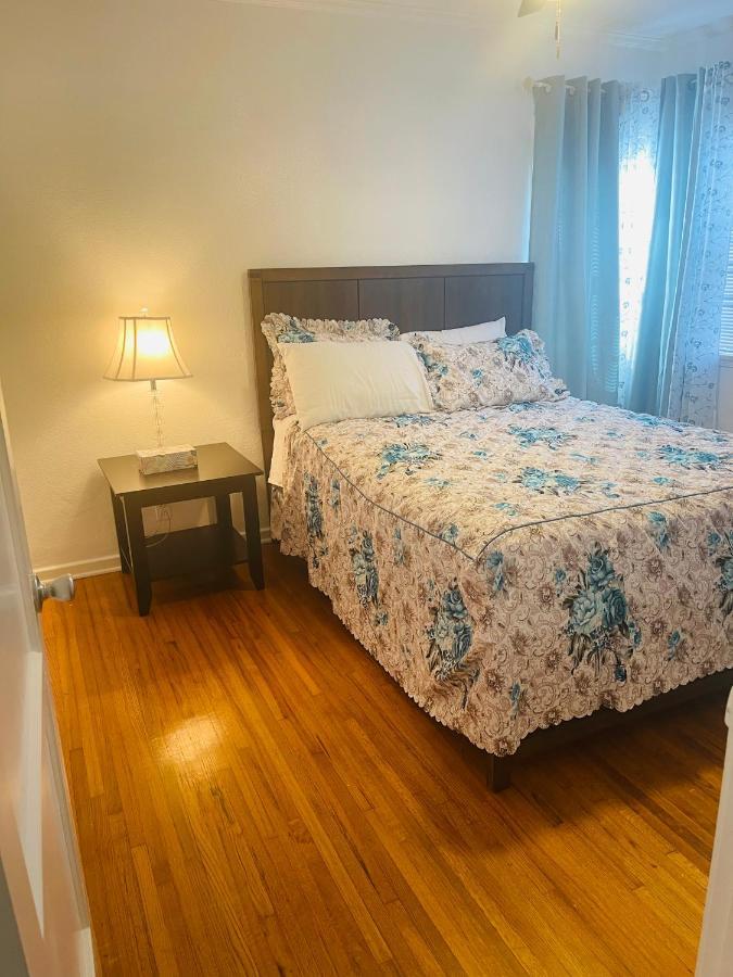 Villa Fairview Single Family Beautiful House