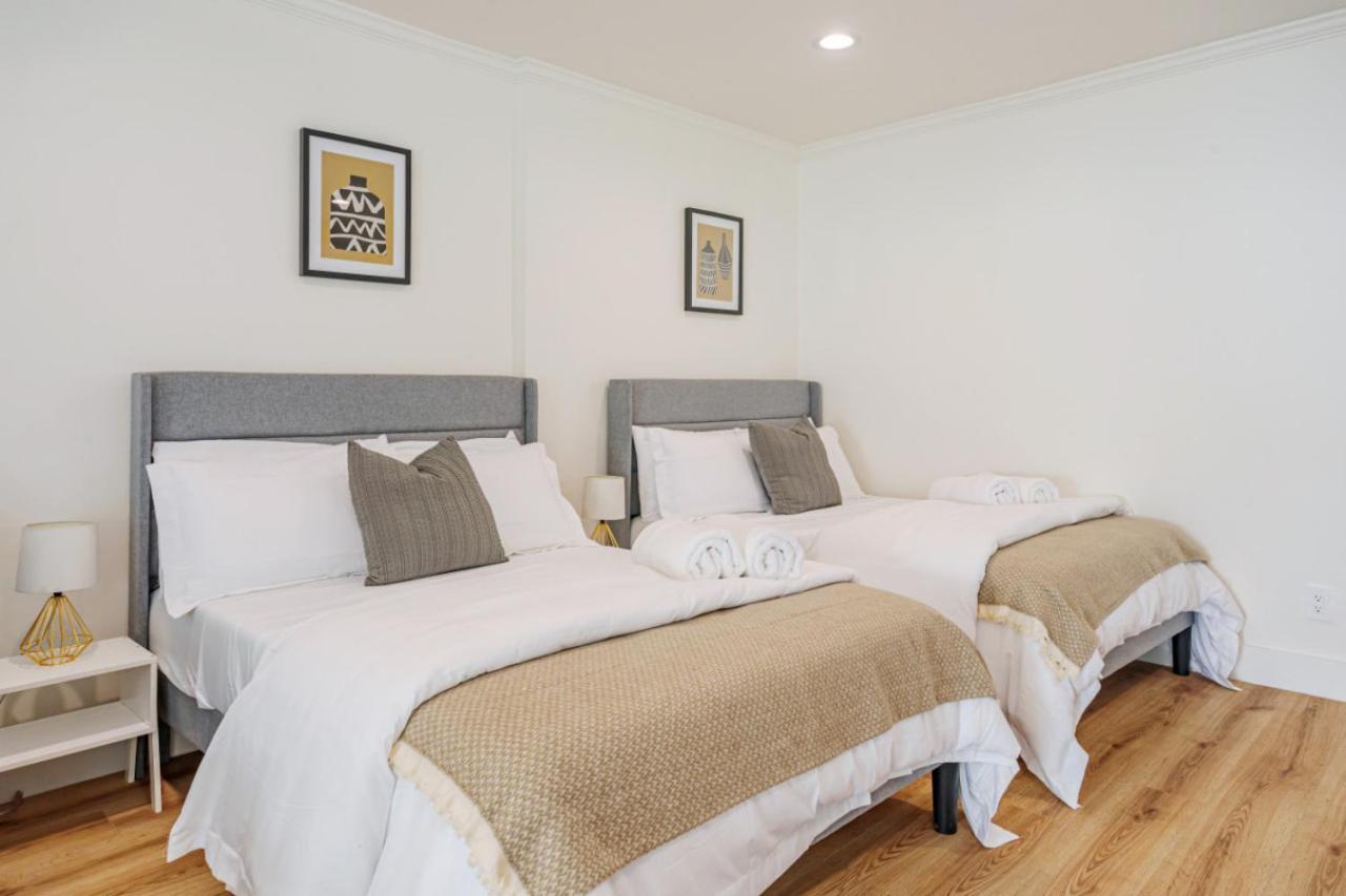 Elegant Guest Unit Universal Sleeps 6 Hot Tub Holiday home Los Angeles