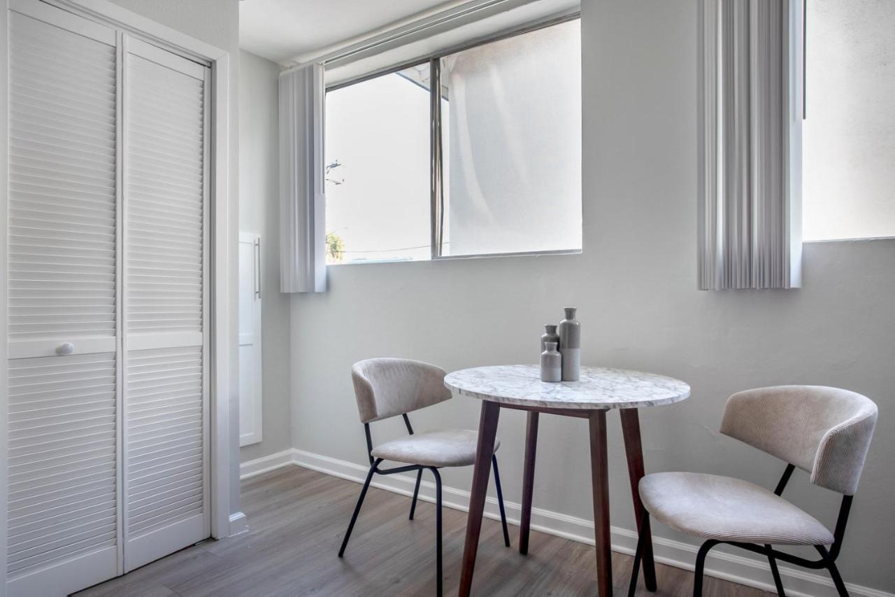 Brentwood 1br W Wd Ac Lax-1147 Apartment