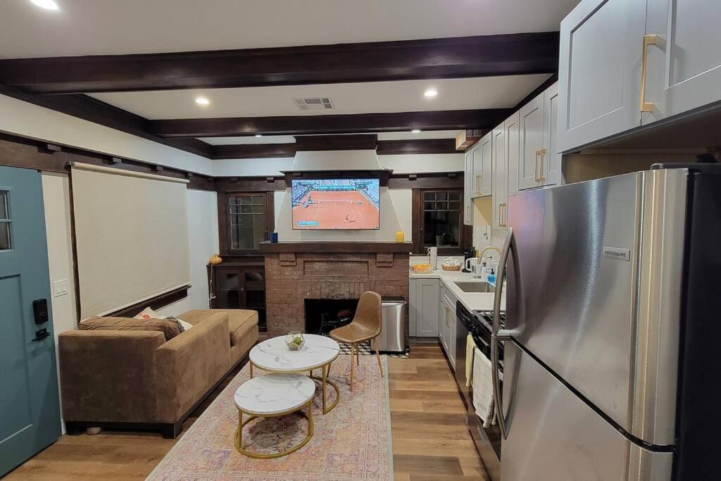 Elegant Luxury 2br Near Dtla Los Angeles