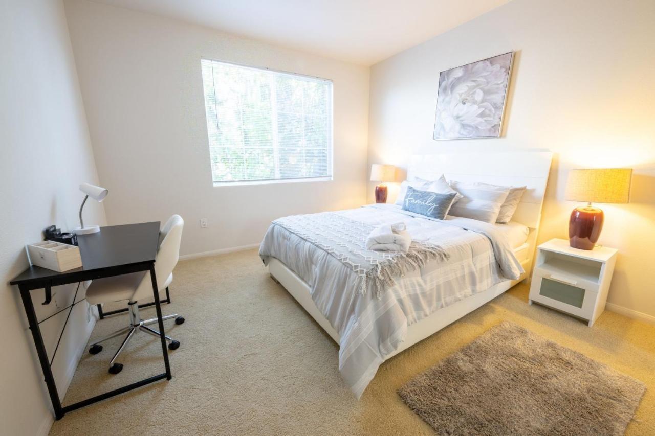 Luxury 2 Bedroom Apt In Marina Del Rey W Pool And Hot Tub Apartment *