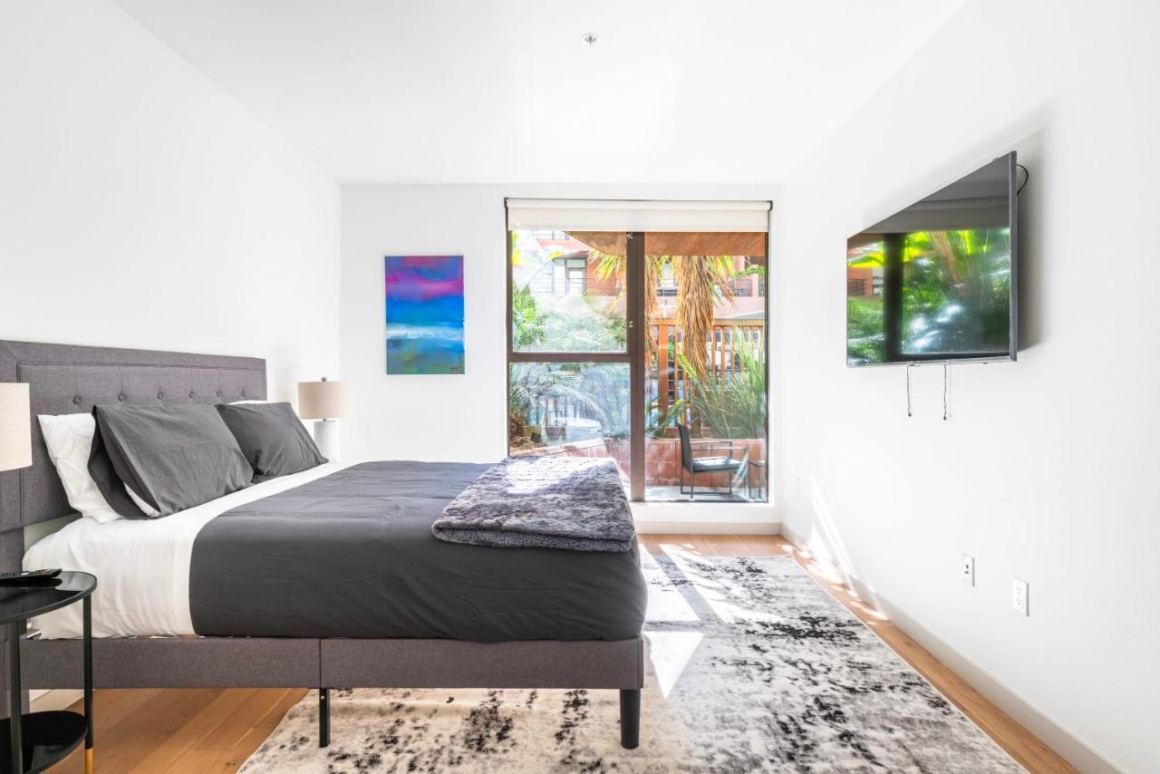 2br Hollywood Luxury *