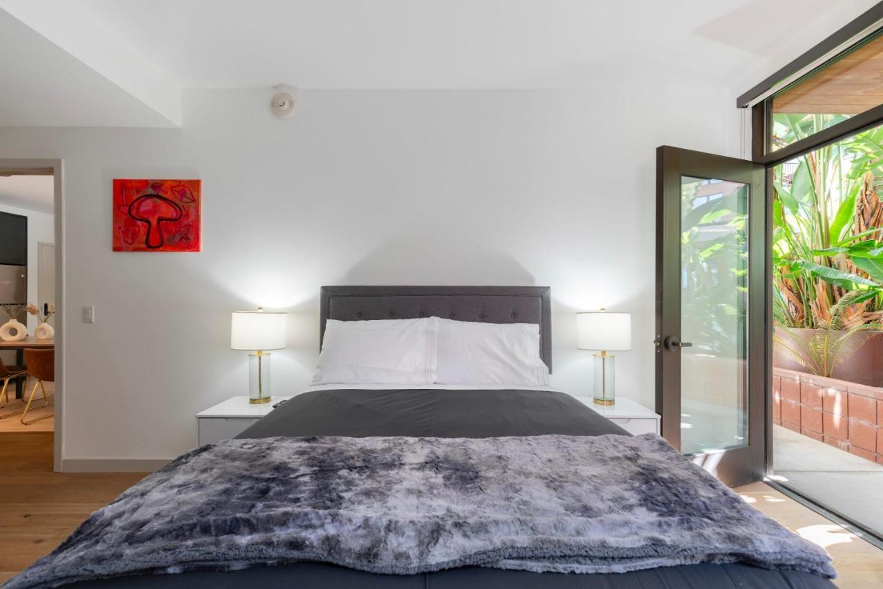 Apartment 2br Hollywood Luxury Los Angeles