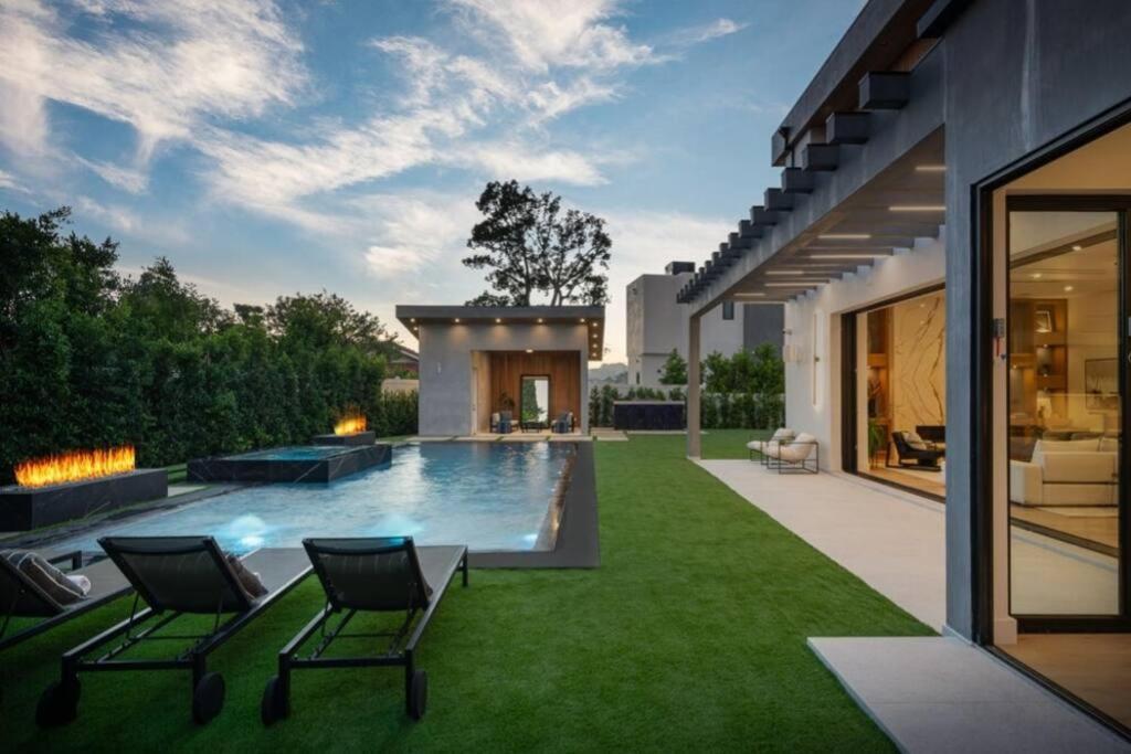 ৎ୭ Hollywood Sign View Manor Lux ৎ୭ Holiday home *
