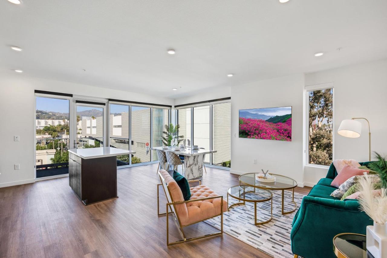 One Lux Hollywood View La Apartment *