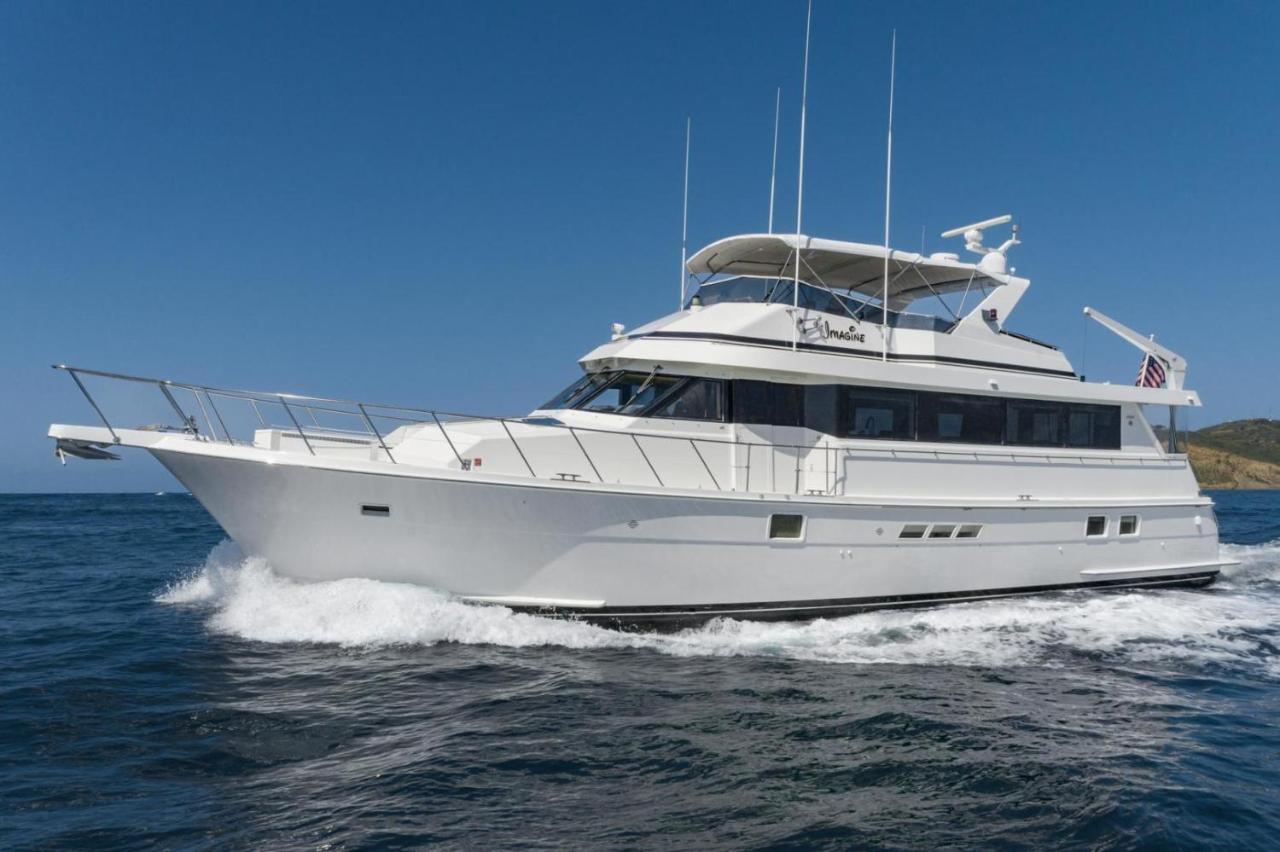 Luxury Afloat Yacht Paradise 3 Bedrooms 3Bath 5 Beds With Full Marina View