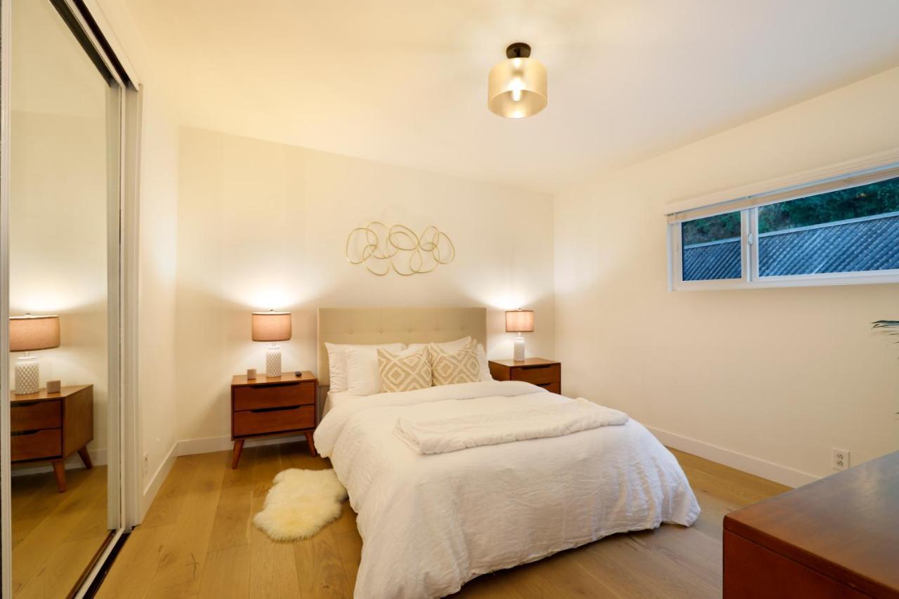Luxury Hollywood Hills Gated View Estate - Ultra Private And Gorgeous! Minutes To Universal And Hollywood!