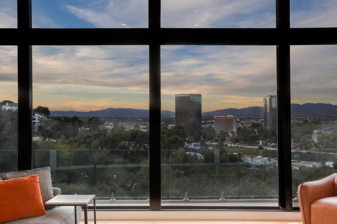 Luxury Hollywood Hills Gated View Estate - Ultra Private And Gorgeous! Minutes To Universal And Hollywood! Villa