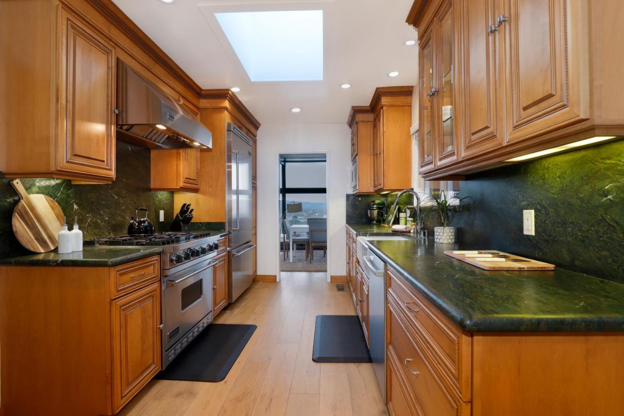 Villa Luxury Hollywood Hills Gated View Estate - Ultra Private And Gorgeous! Minutes To Universal And Hollywood! Los Angeles