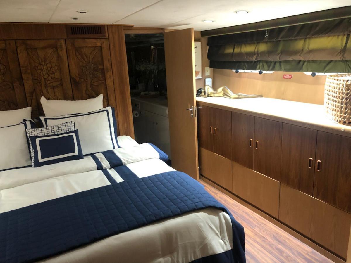 Luxury Afloat Yacht Paradise 3 Bedrooms 3Bath 5 Beds With Full Marina View Los Angeles
