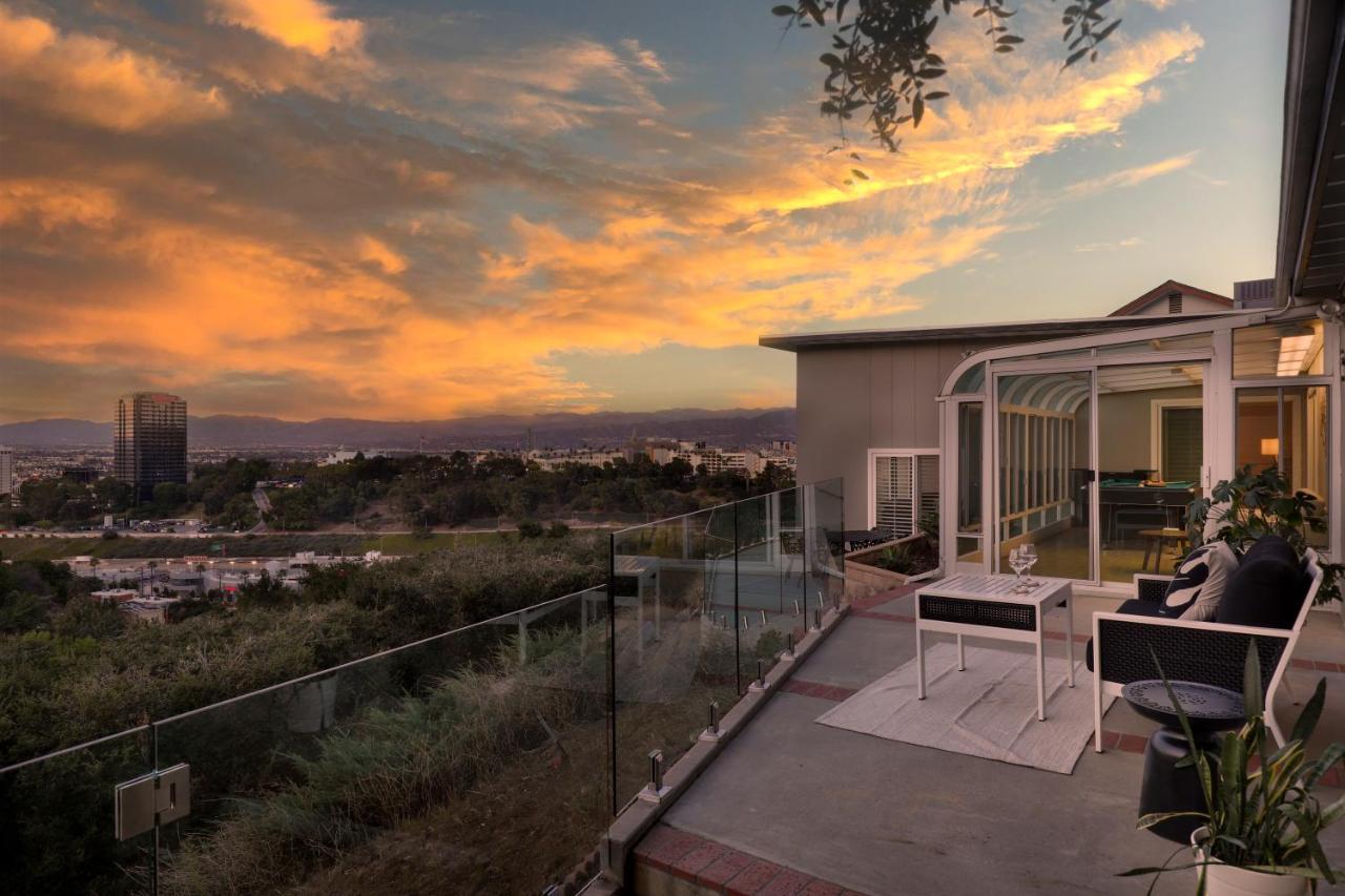 Luxury Hollywood Hills Gated View Estate - Ultra Private And Gorgeous! Minutes To Universal And Hollywood! * Los Angeles