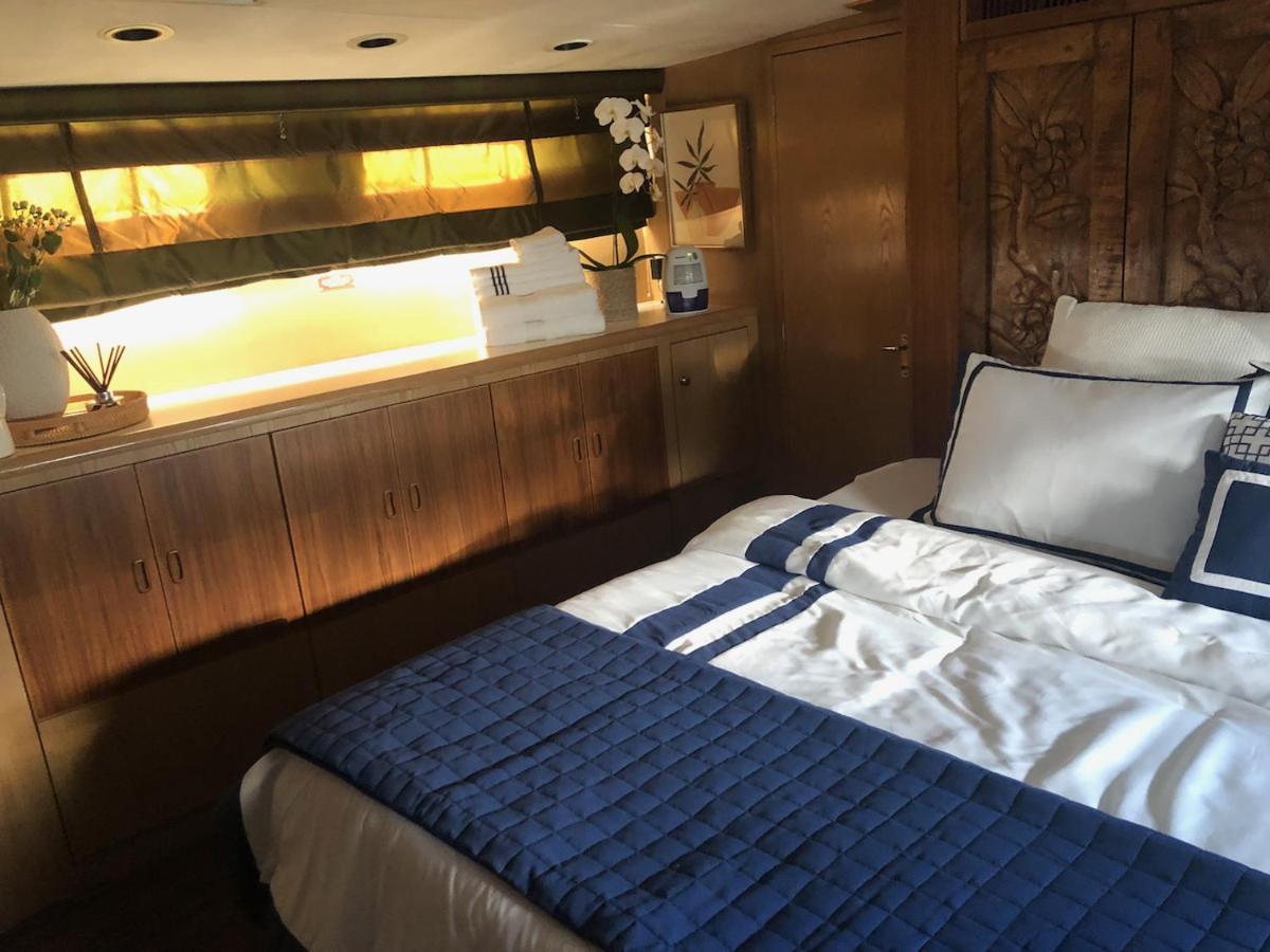 Luxury Afloat Yacht Paradise 3 Bedrooms 3Bath 5 Beds With Full Marina View Botel Los Angeles