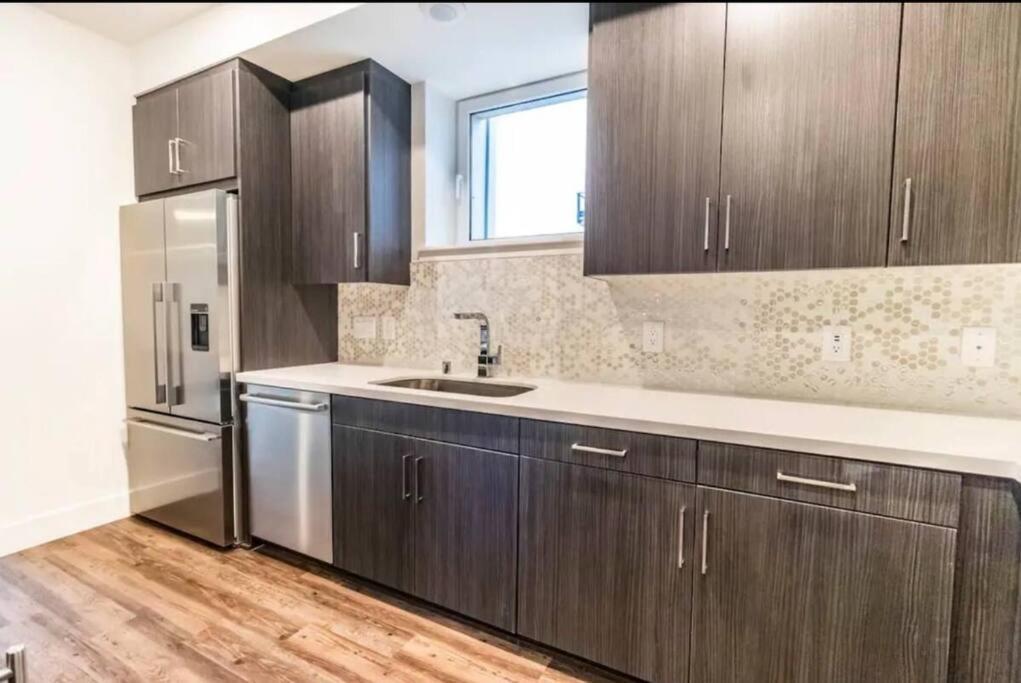 Comfortable & Spacious 2bdr - 2bth For 4 Guests In Hollywood Apartment