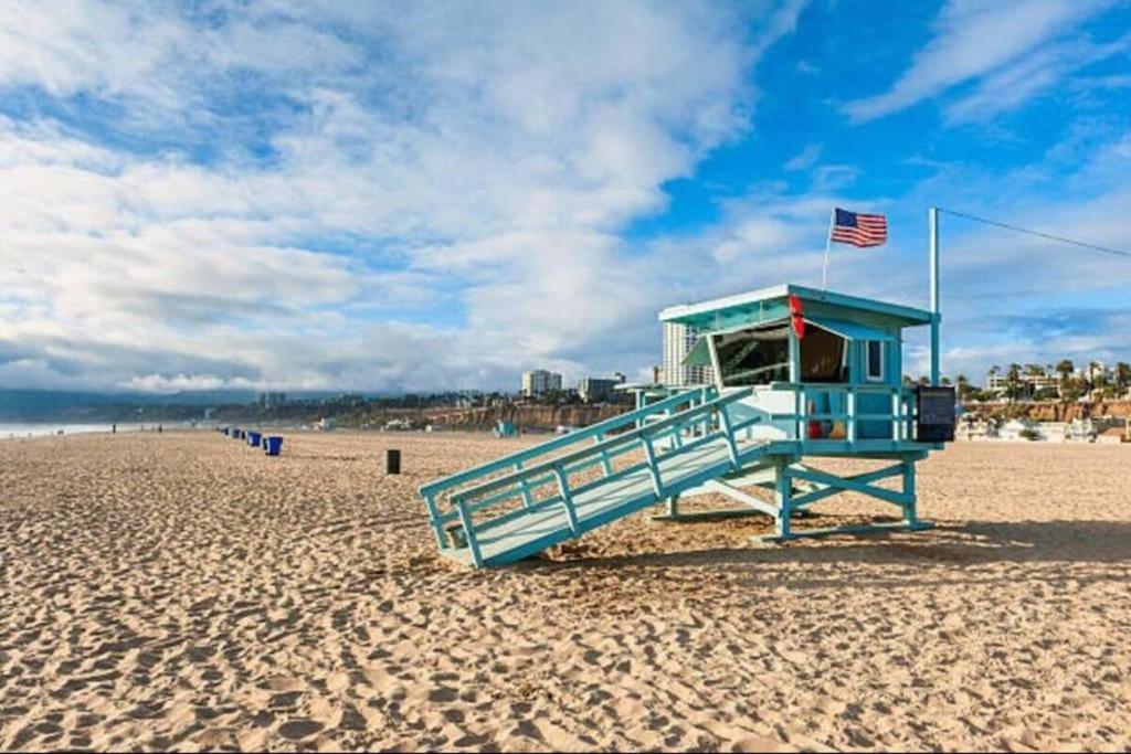 Comfortable & Spacious 2bdr - 2bth For 4 Guests In Hollywood
