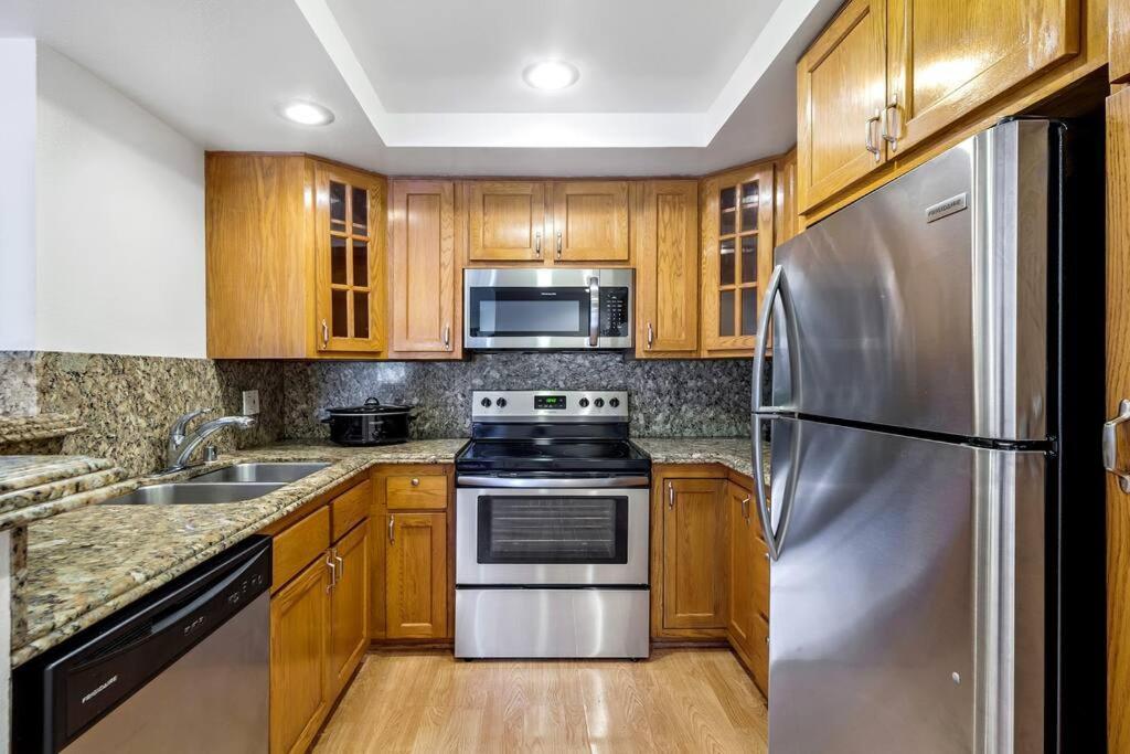 Apartment Remodeled Warner Center Los Angeles