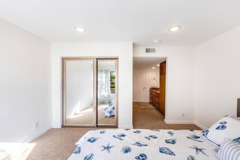 Apartment Remodeled Warner Center *