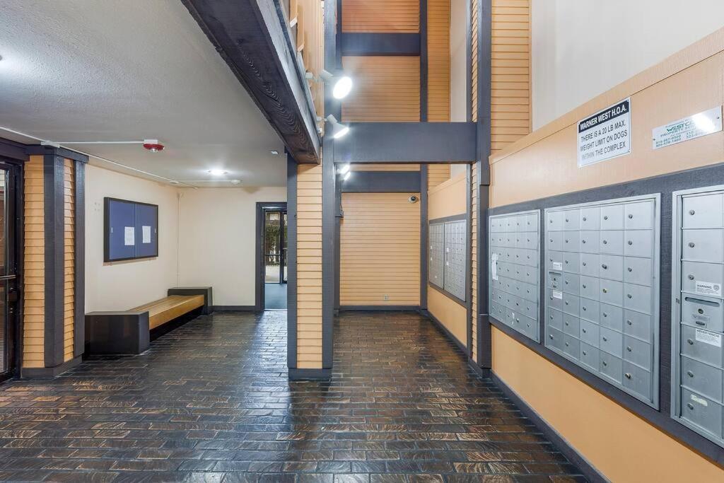 Remodeled Warner Center Apartment