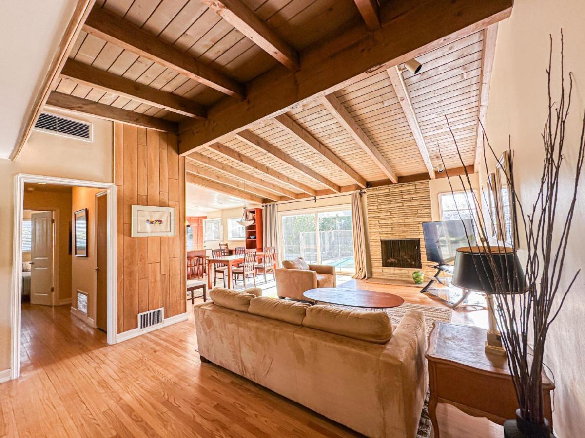 Relaxing 4-br Oasis With Pool - Bb