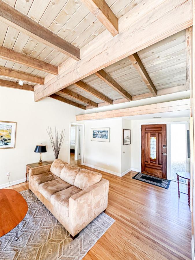 Holiday home Relaxing 4-br Oasis With Pool - Bb *