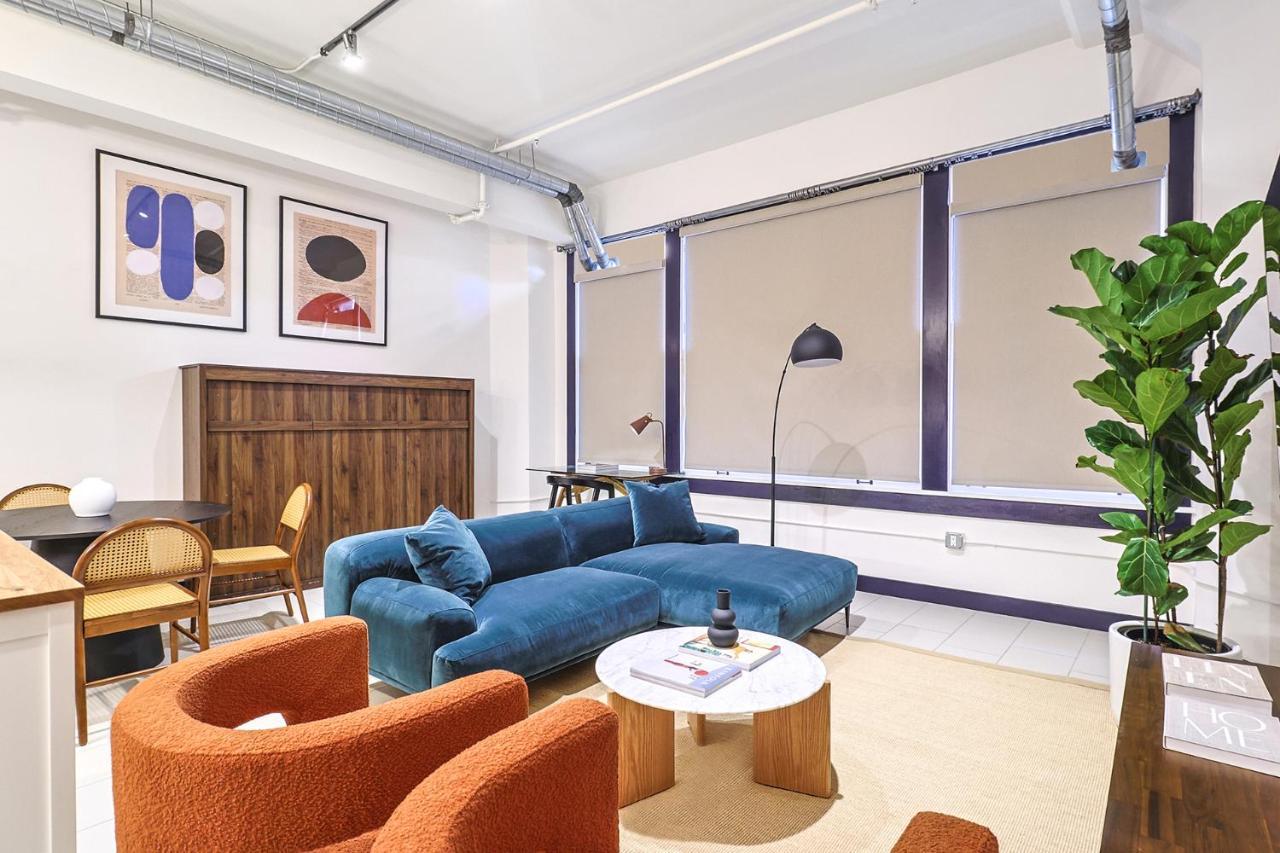 Stunning 1 Bdr 1 Bth, Pool, Jacuzzi * Los Angeles