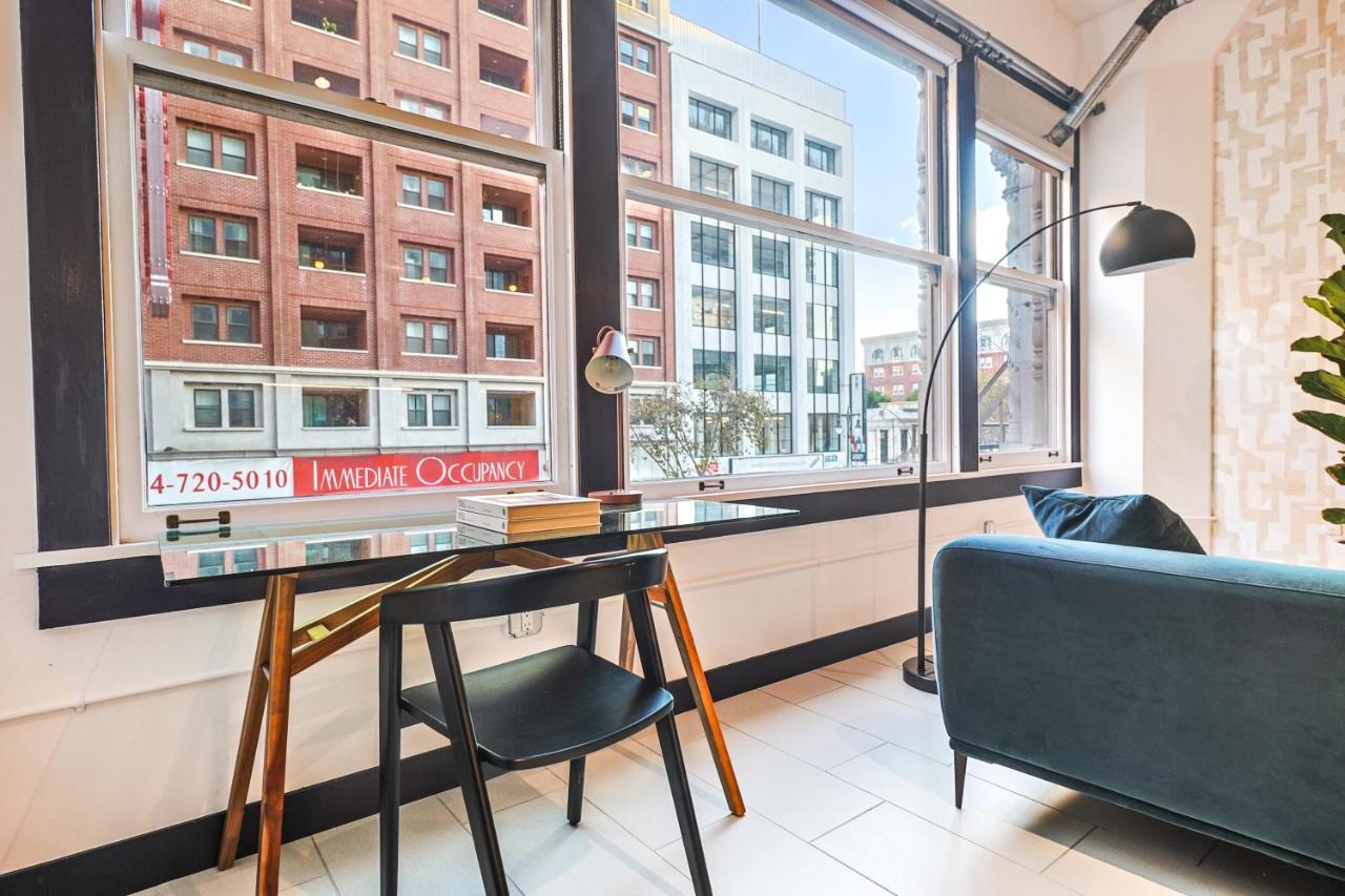 Stunning 1 Bdr 1 Bth, Pool, Jacuzzi