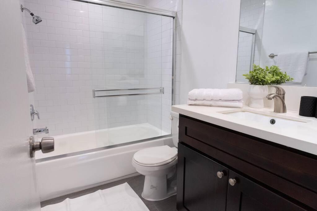Apartamento West Knoll Plaza
