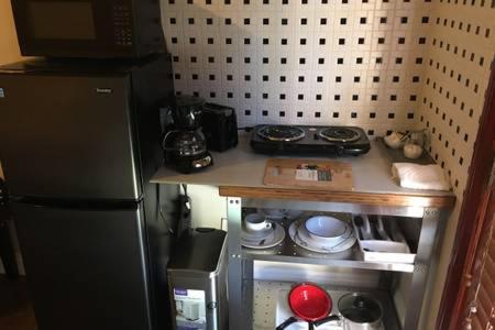 Garden View Guest Unit Single Bed ,kitchennate Insuit Full Bathroom Holiday home Los Angeles