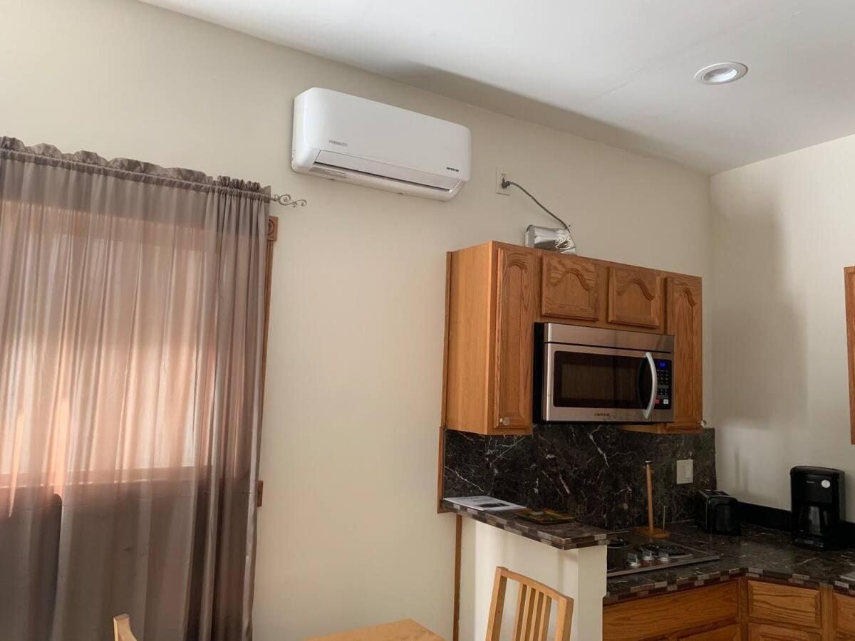 Garden View Guest Unit Single Bed ,kitchennate Insuit Full Bathroom Holiday home Los Angeles