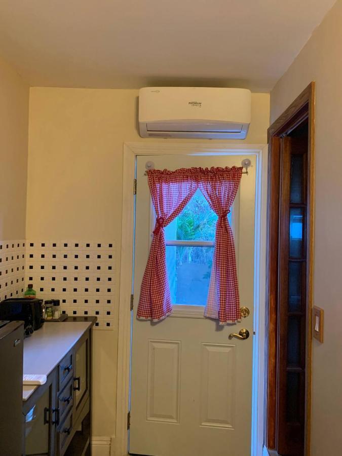Garden View Guest Unit Single Bed ,kitchennate Insuit Full Bathroom Holiday home Los Angeles