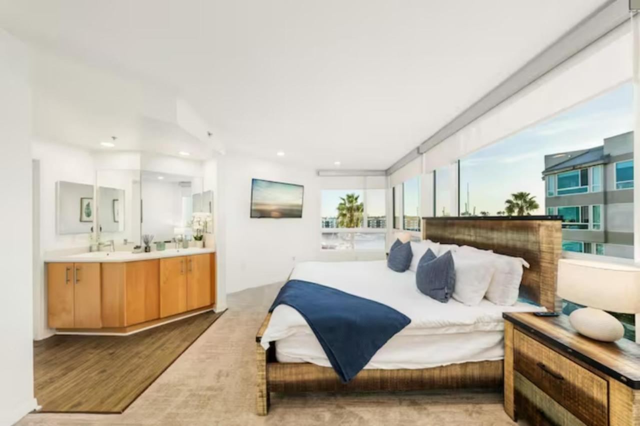 The Emerald Deck - Penthouse Private Rooftop Marina View 2br