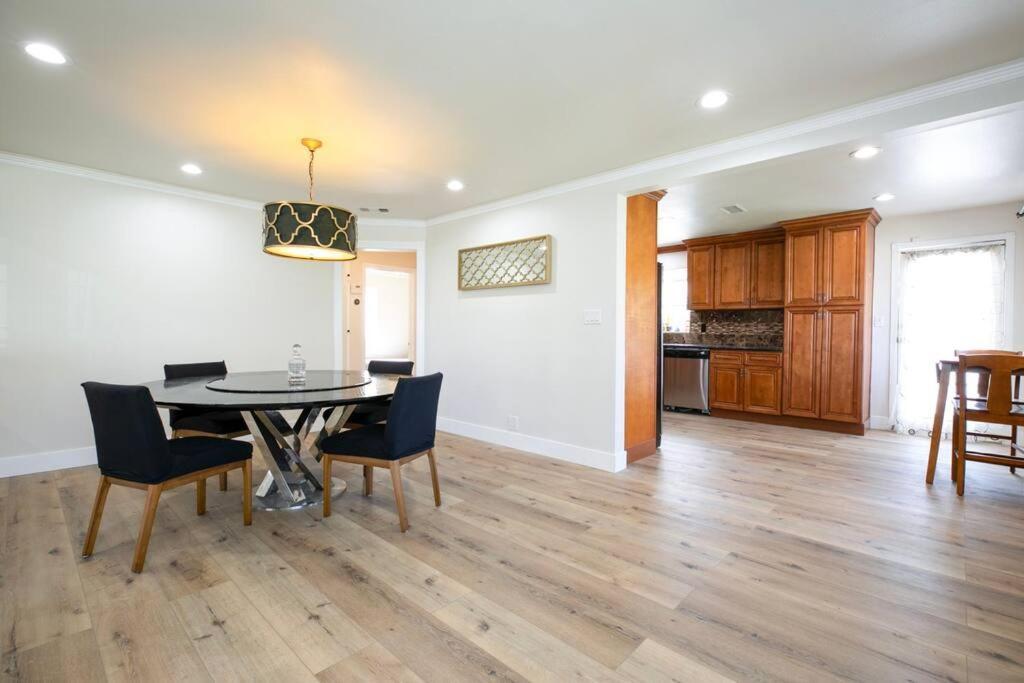 Beautiful Spacious Holiday home Los Angeles