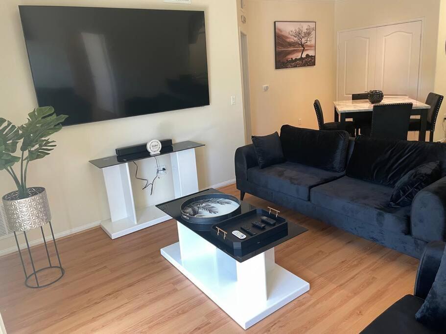 Luxury 2 Bedroom In Downtown La!