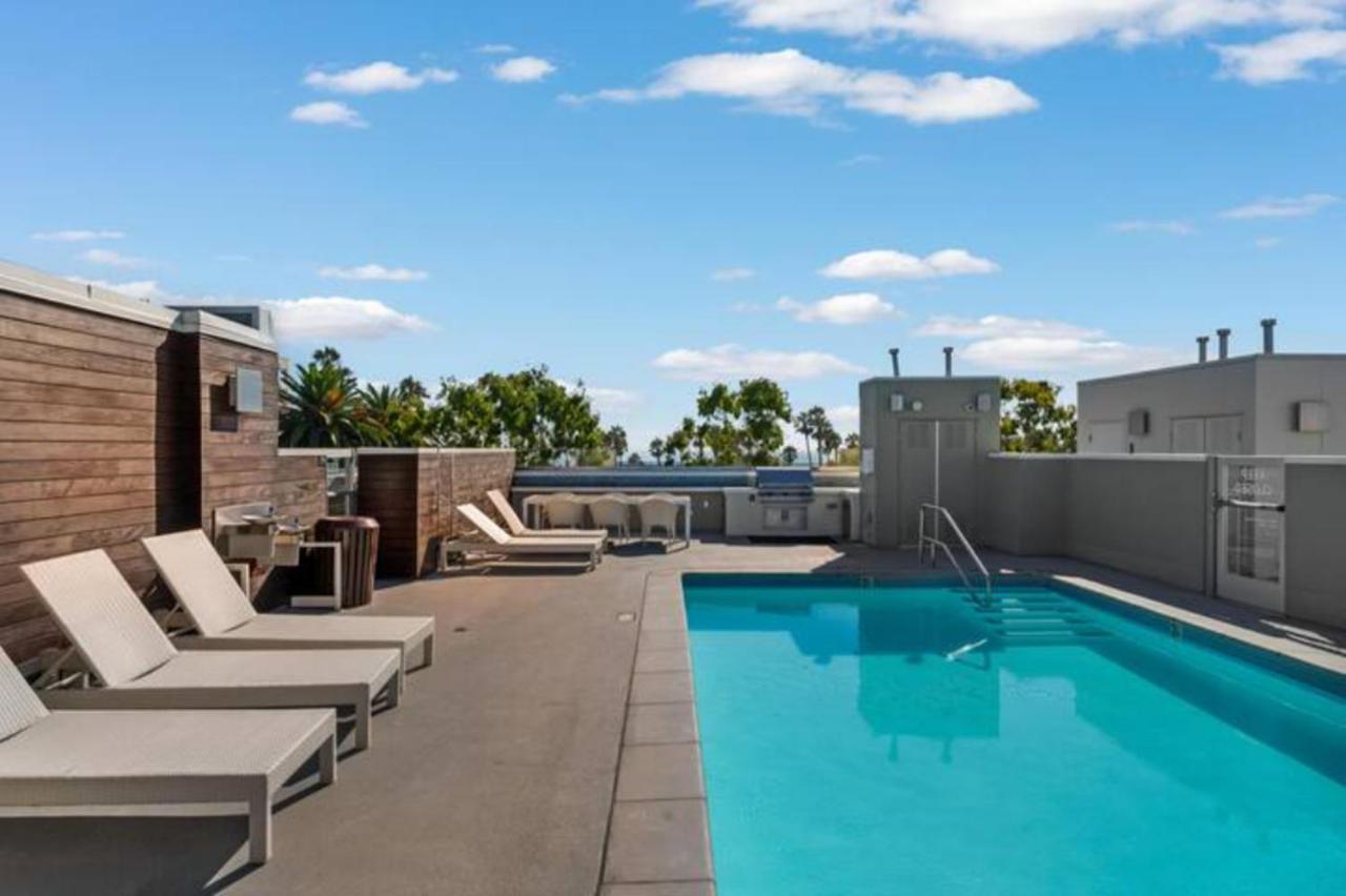 Beryl Breeze - Rooftop Pool Sunny 2br By The Pier Apartment *