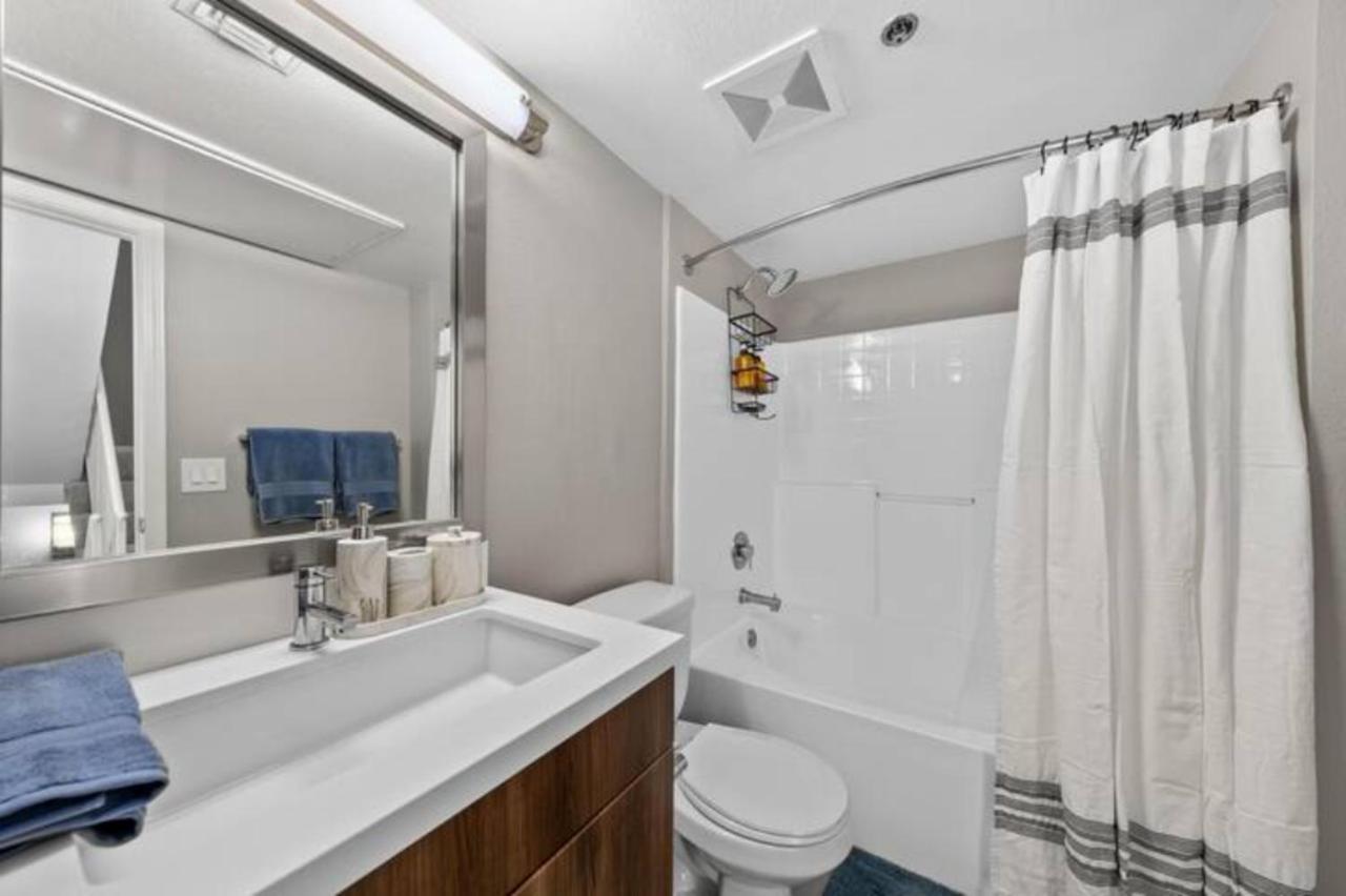 Beryl Breeze - Rooftop Pool Sunny 2br By The Pier Apartment