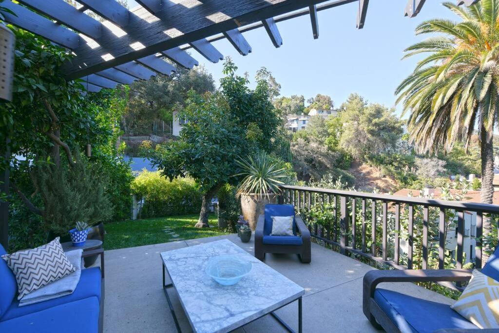 Designer Pool Under The Hollywood Sign Holiday home *
