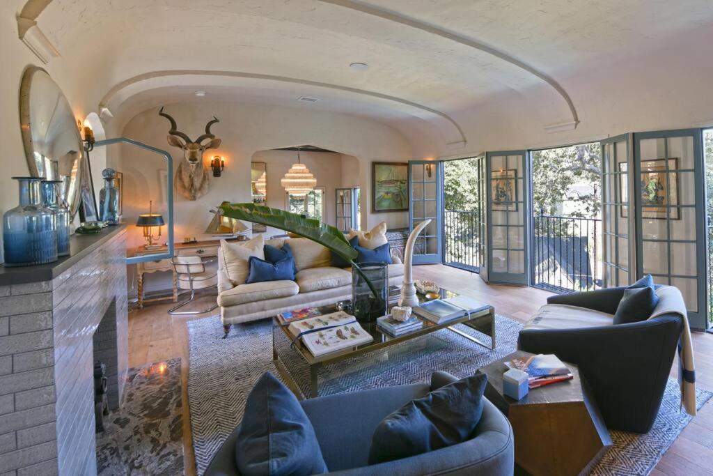 Designer Pool Under The Hollywood Sign Holiday home Los Angeles