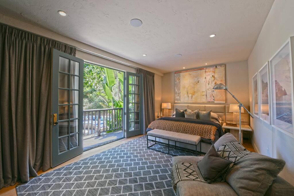Designer Pool Under The Hollywood Sign Holiday home Los Angeles