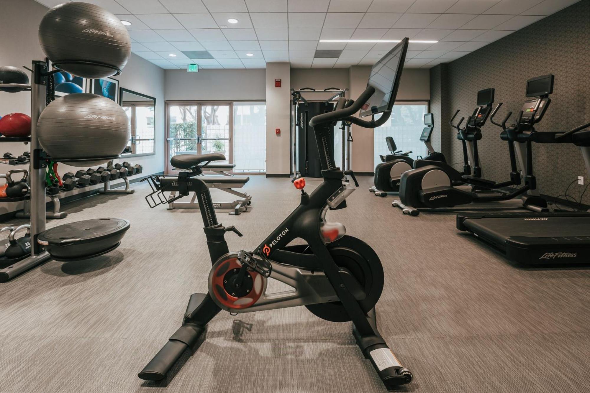 Courtyard By Marriott Angeles Lax / Century Boulevard