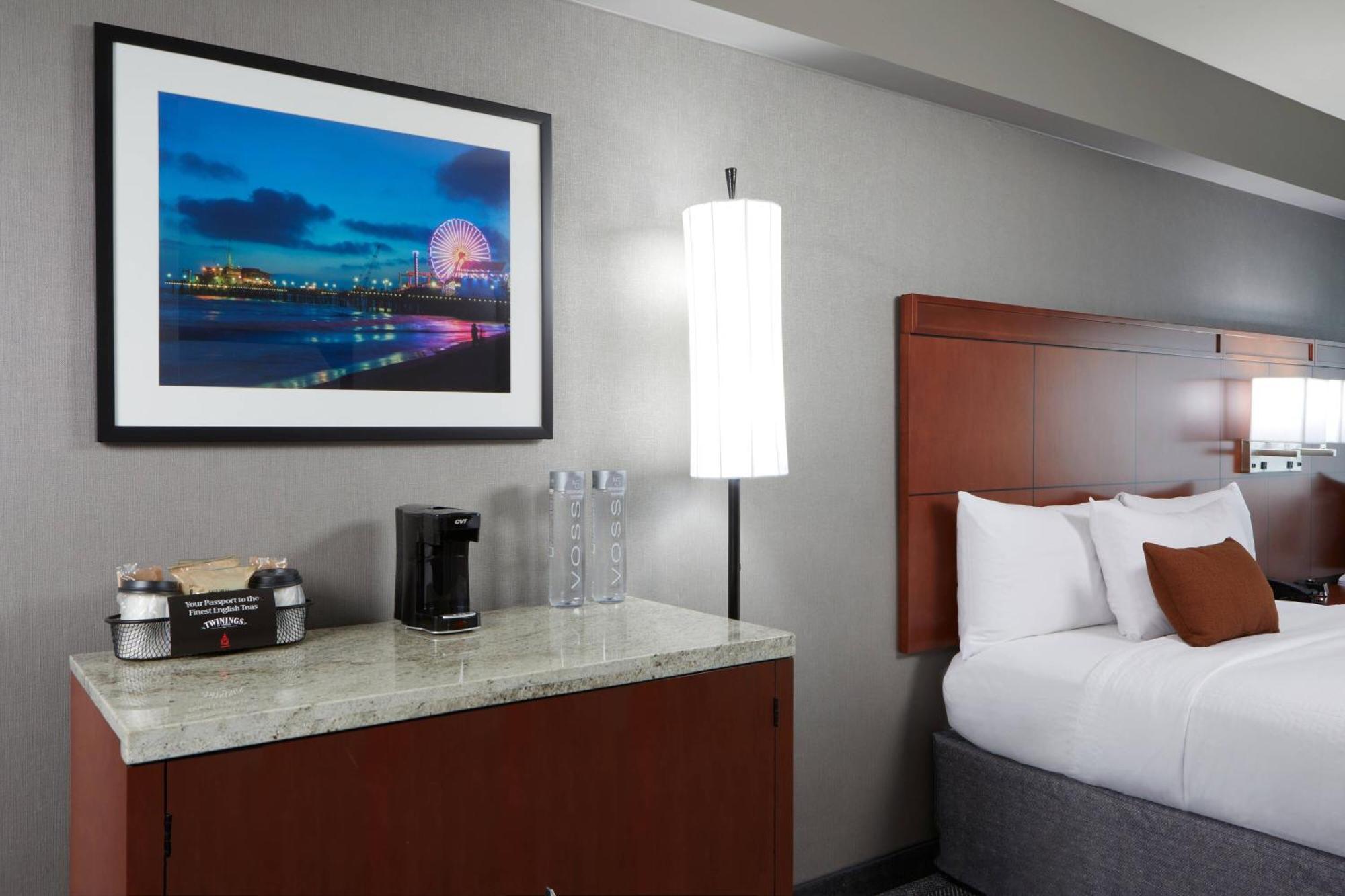Courtyard By Marriott Angeles Lax / Century Boulevard Los Angeles