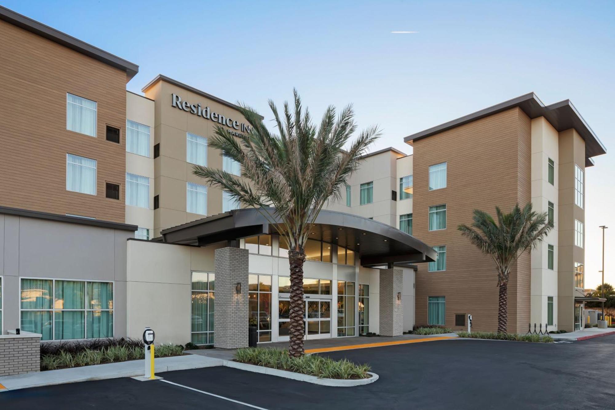 By Marriott Chatsworth Los Angeles