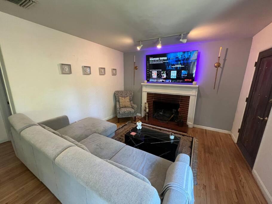 Villa Cozy And Comfy Tree House Los Angeles