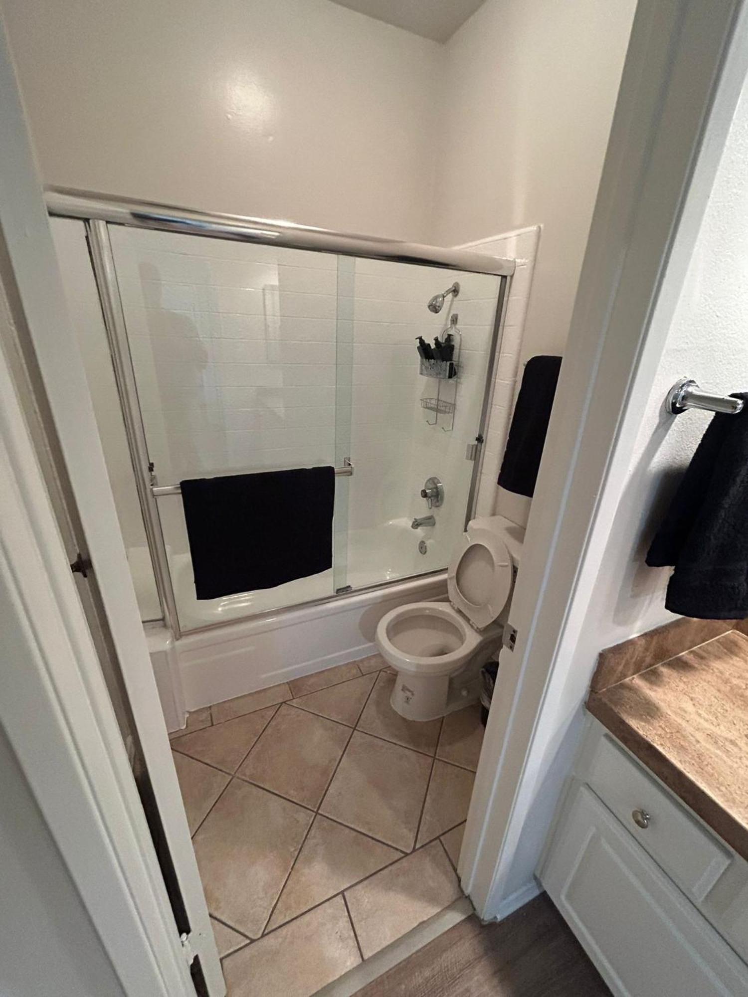 Apartment Beverly Hills Midle 1 Bedroom With Parking 202 *