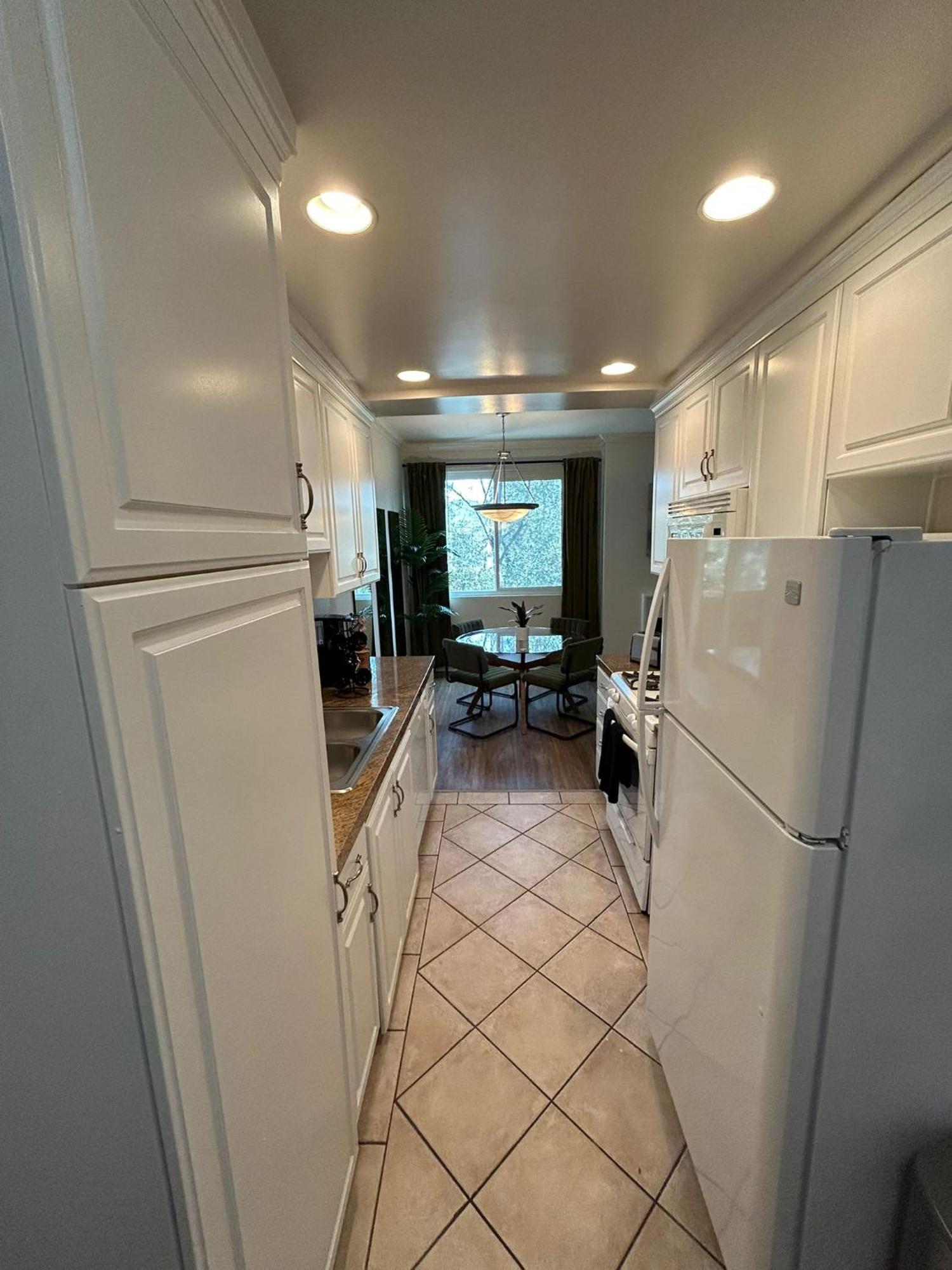 Beverly Hills Midle 1 Bedroom With Parking 202 * Los Angeles